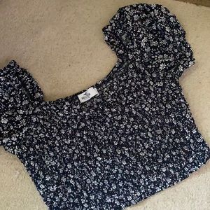 Hollister blouse size small!